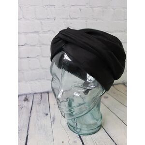GORGEOUS, LUXURIOUS JET BLACK SCARF!